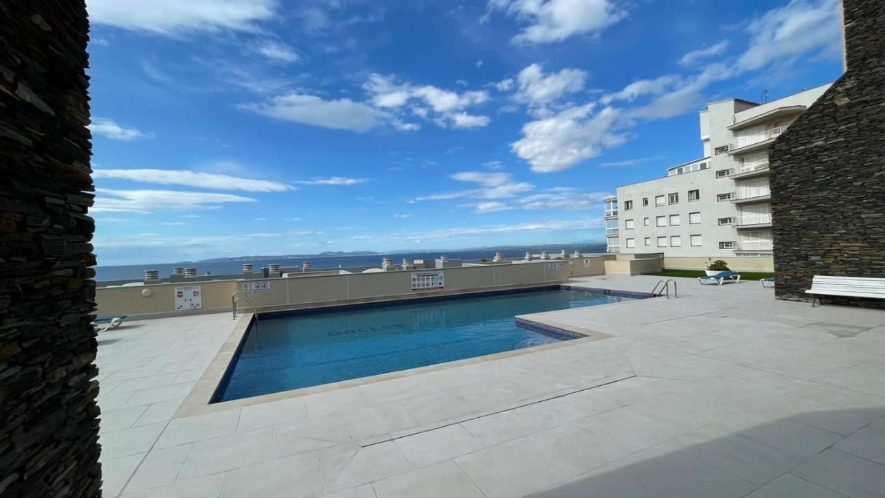 Luminoso Apartamento Frente Al Mar Con Piscina Roses Exterior foto
